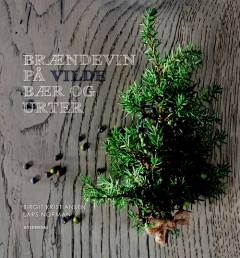 Brændevin på vilde bær og urter