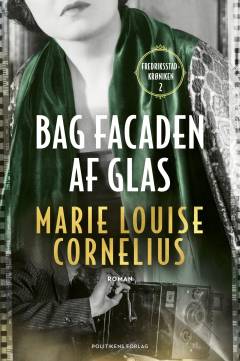 Bag facaden af glas