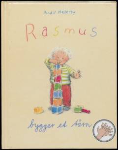 Rasmus bygger et tårn