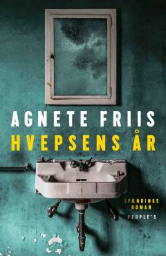 Hvepsens år : spændingsroman