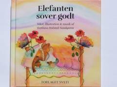 Elefanten sover godt