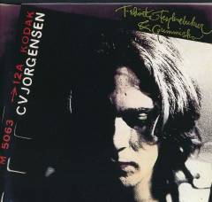 T-shirts, terylenebukser og gummisko