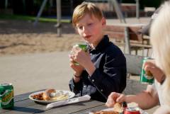 Vores børnehjem. 5 : Grillaften med mor og far