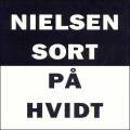 Nielsen sort på hvidt