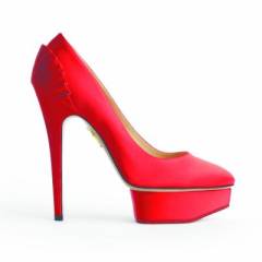 Cult shoes : classic and contemporary designs