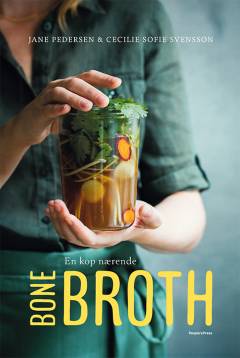 En kop nærende bone broth