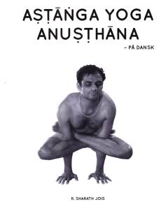 Aṣ̣̣ṭāṅga yoga anuṣṭhāna - på dansk