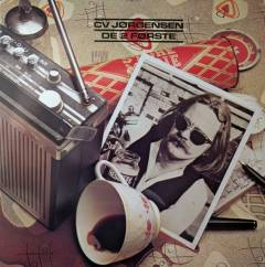 De 2 første : En stynet strejfer/T-shirts, terylenebukser og gummisko