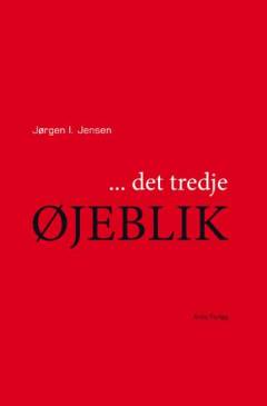 - det tredje øjeblik : mellem Grundtvig og Kierkegaard