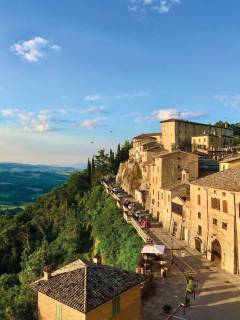 Mit Umbrien : en fortælling om at flytte til et andet land, om Italiens grønne hjerte, dets befolkning og en livsstil ud over det sædvanlige