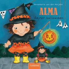 Alma fejrer halloween