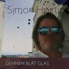Gennem blåt glas