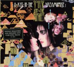 A kiss in the dreamhouse