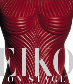 Eiko on stage