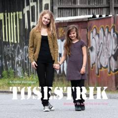 Tøsestrik : modeller til tøser fra 10 til 14 år