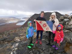 Man with a family : a Greenlandic adventure